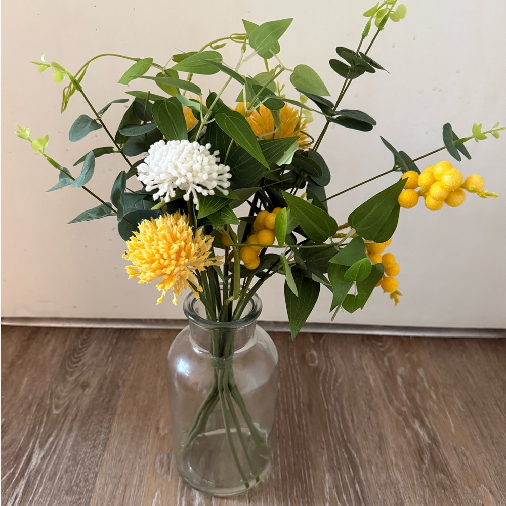 Kohl's Faux Floral Arrangement Yellow White Flowers Yellow Berries Vase 18"